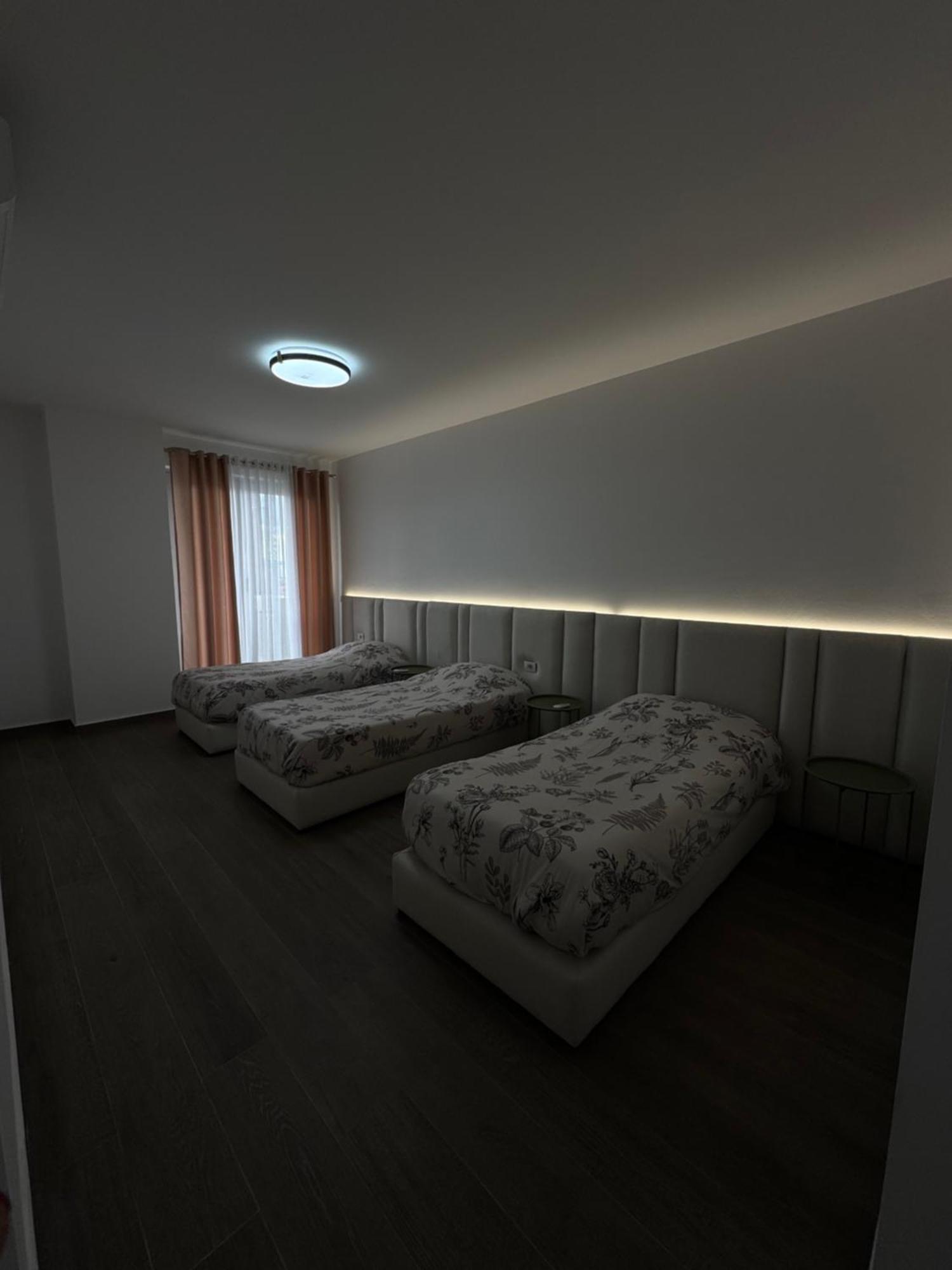 Free Parking Skanderbeg Square - Spacious Central Apartment Tiranë Eksteriør bilde